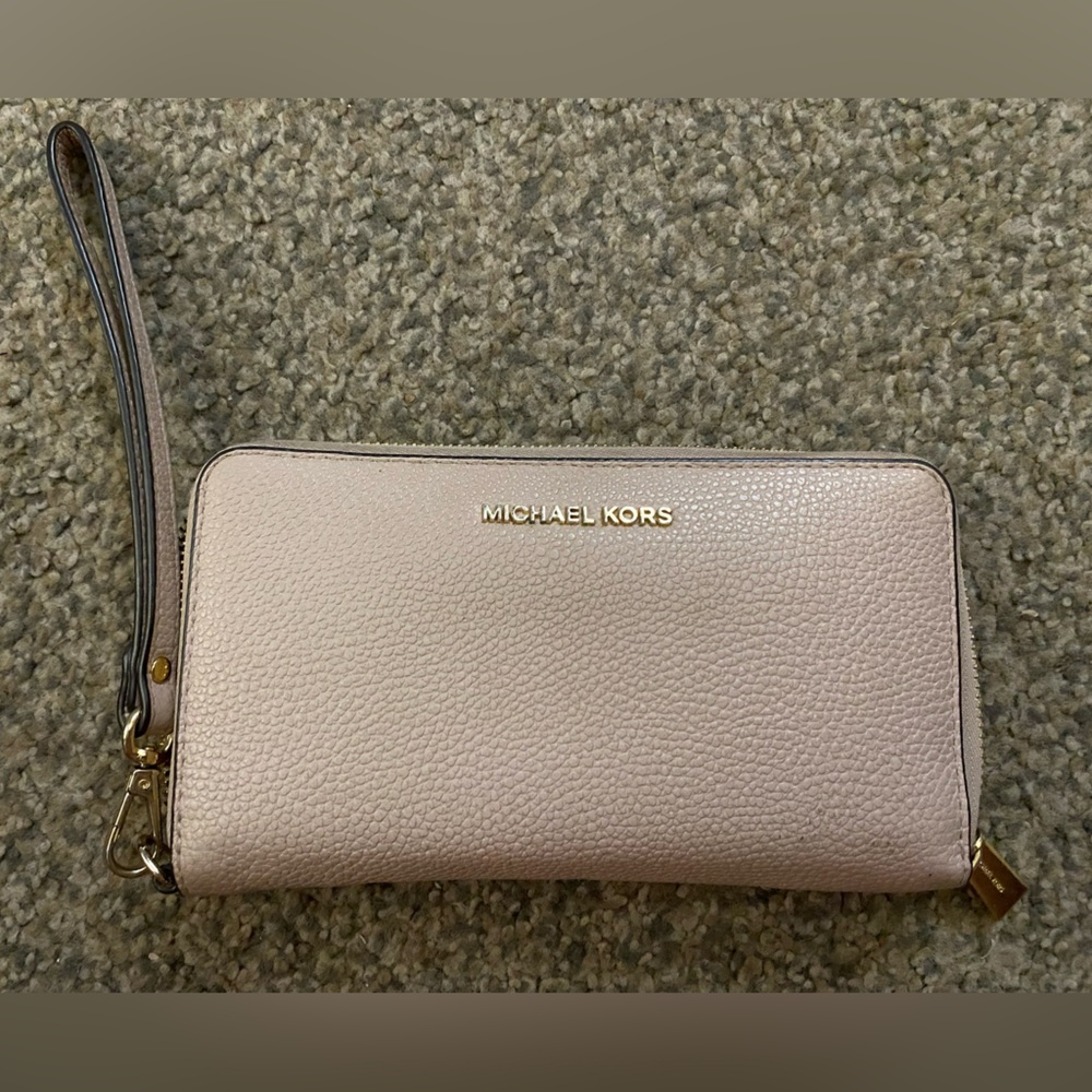 Michael Kors Large Flat MF Phone Case Wallet Light Pink